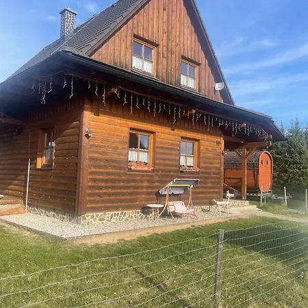 Chatyliptov-drevenice S 3 Spalnami Jasna Liptovska Mara Aqvapark بيت للعطل Liptovský Mikuláš